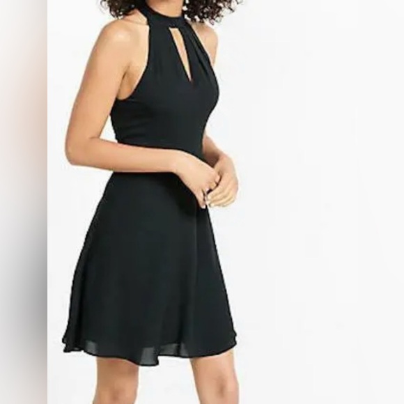 Elegant Black Sleeveless Dress - Picture 1 of 2